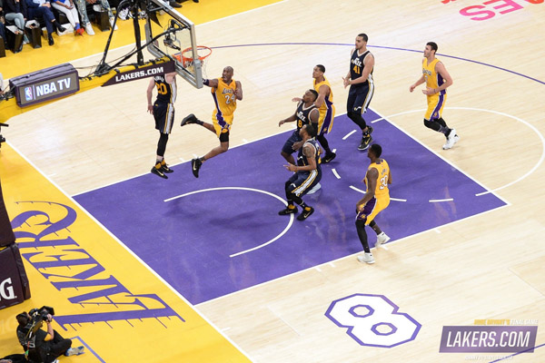 60张图读懂科比最后一战：这一次，曼巴终于面带笑容