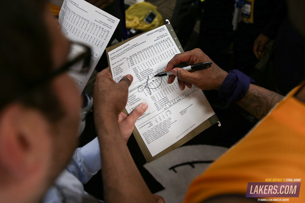 60张图读懂科比最后一战：这一次，曼巴终于面带笑容