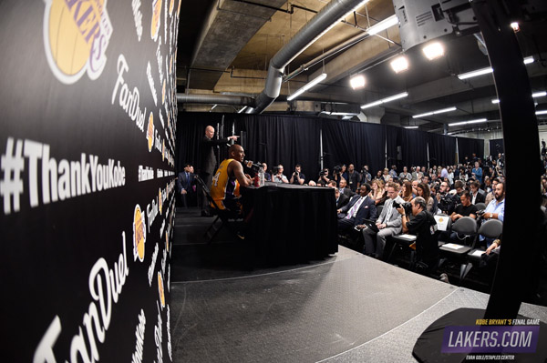 60张图读懂科比最后一战：这一次，曼巴终于面带笑容