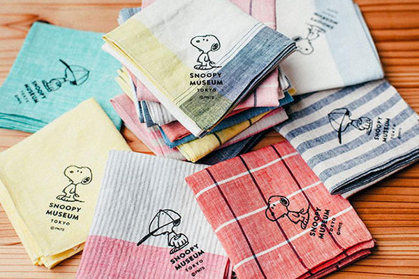 在东京史努比博物馆买！买！买！