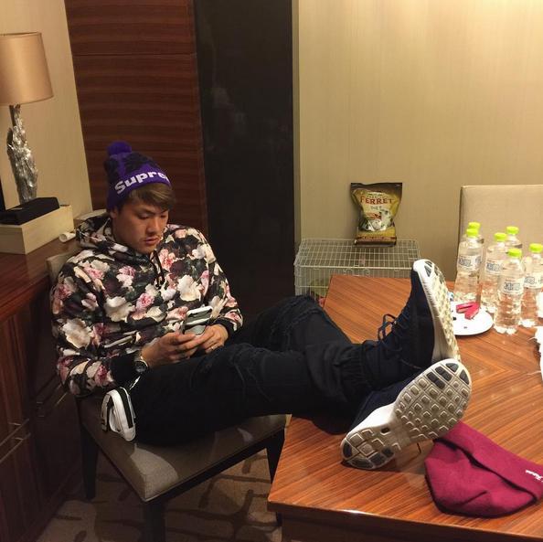 扒遍朋友圈，告诉你足坛大咖都用什么手机壳？