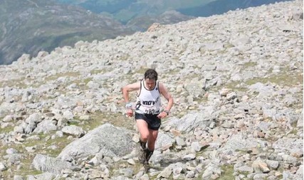 脊椎粉碎性骨折都无法阻止他奔跑，你还有什么理由懒惰