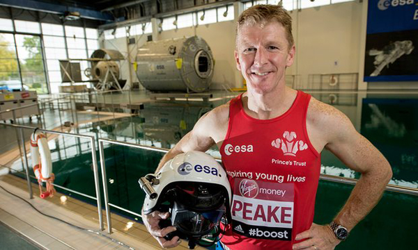 37000人奔跑在伦敦街头，而他在太空跑完伦敦马拉松