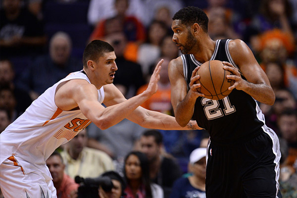 张佳玮｜邓肯四十不惑，他还是那一脸“篮球真奇妙”的表情