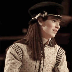 英国演艺圈的半壁江山，为了《哈姆雷特》一句台词吵起来了