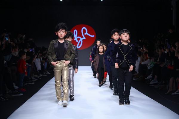 上海时装周的热闹背后，设计师品牌究竟得到些什么？