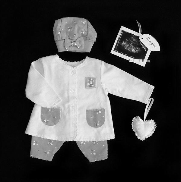 11次流产后，母亲拍下令人心碎的照片记录那些短暂的生命