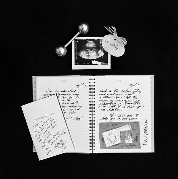 11次流产后，母亲拍下令人心碎的照片记录那些短暂的生命