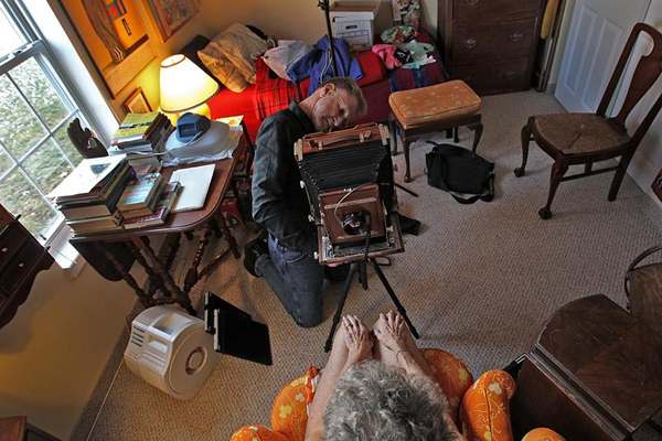 眼光| 陪老婆回娘家看姐妹，快门一按40年根本停不下来