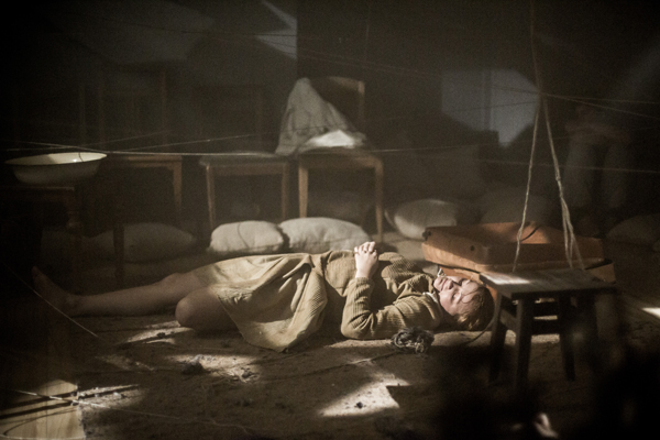 “看不懂”的《藏匿》，其实没那么难懂