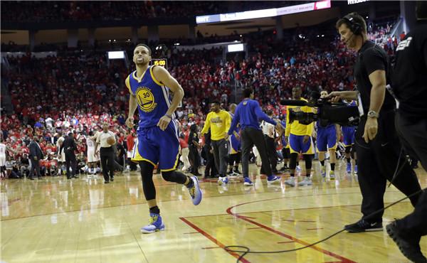 惊魂3小时！库里受伤幕后：他痛哭流涕，却又吃着爆米花大笑