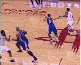 惊魂3小时！库里受伤幕后：他痛哭流涕，却又吃着爆米花大笑