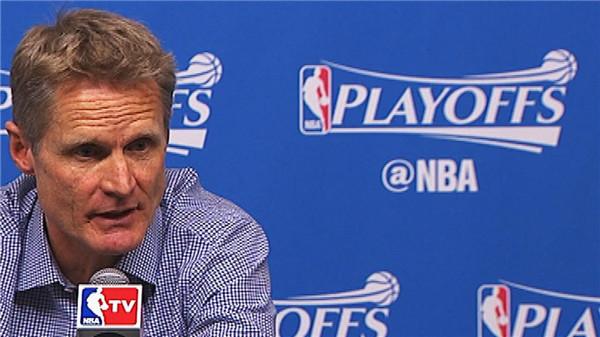 惊魂3小时！库里受伤幕后：他痛哭流涕，却又吃着爆米花大笑