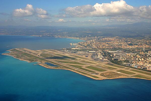 舷窗外最美的8个机场