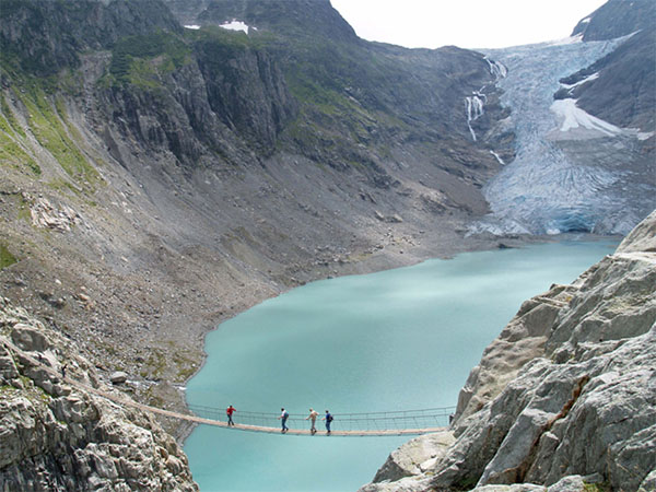 即便你没有恐高症，走在这7座桥上也会头晕目眩