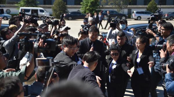 梅葆玖遗体告别仪式在北京举行，于魁智、濮存昕等现身送别