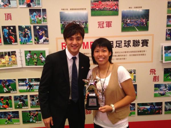 27岁港妹率男足球队夺冠创吉尼斯纪录，未来她还想执教中超