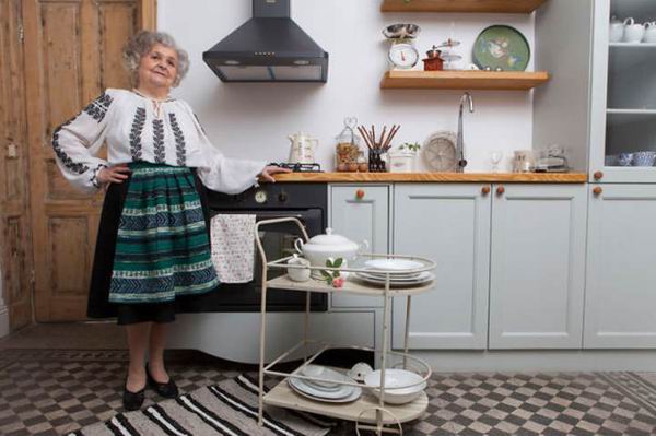 除了永恒的美丽，罗马尼亚老奶奶的时尚大片还表现了什么