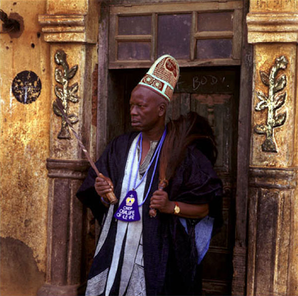 你与世界之间隔着一张面具