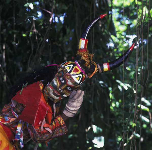 你与世界之间隔着一张面具