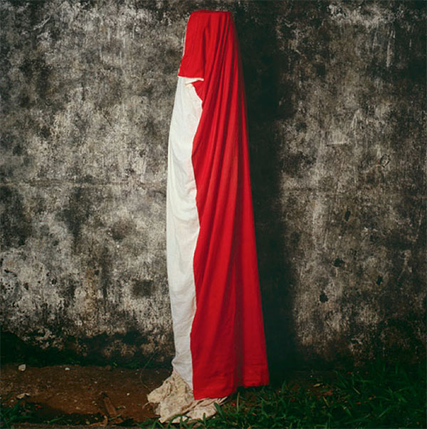 你与世界之间隔着一张面具