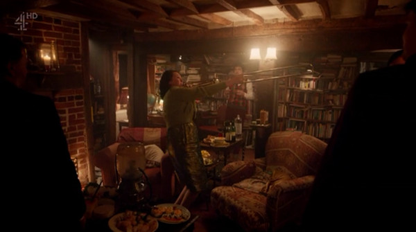 《卫报》说这部英剧“也许开创了新的类型”