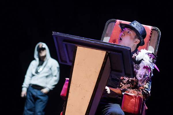 这部舞台剧改编的电影，票房破了14亿！