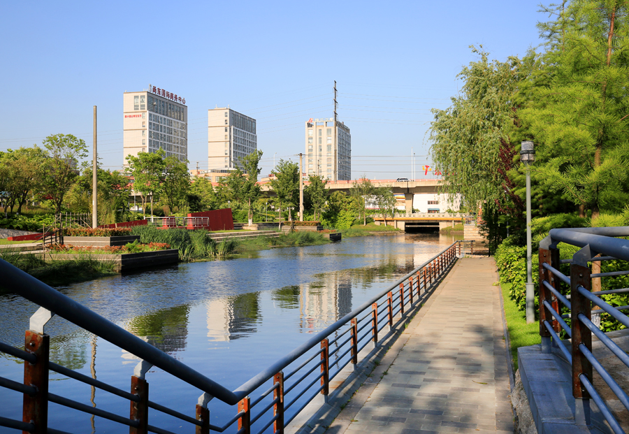   二：战斗河绿廊。