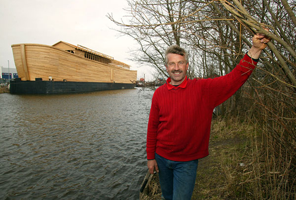 他花17年造了一艘诺亚方舟并启航了！