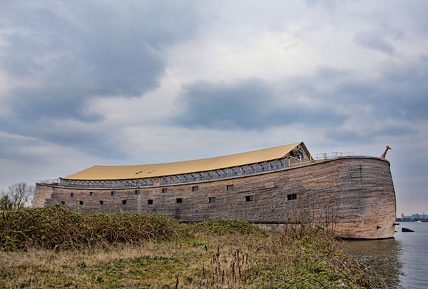 他花17年造了一艘诺亚方舟并启航了！