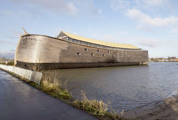 他花17年造了一艘诺亚方舟并启航了！