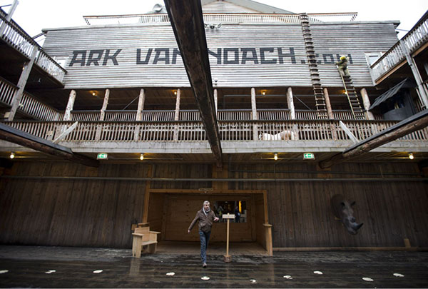 他花17年造了一艘诺亚方舟并启航了！