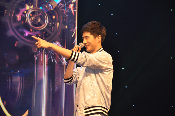 专访｜有点艺人的自觉好吗，刘昊然！