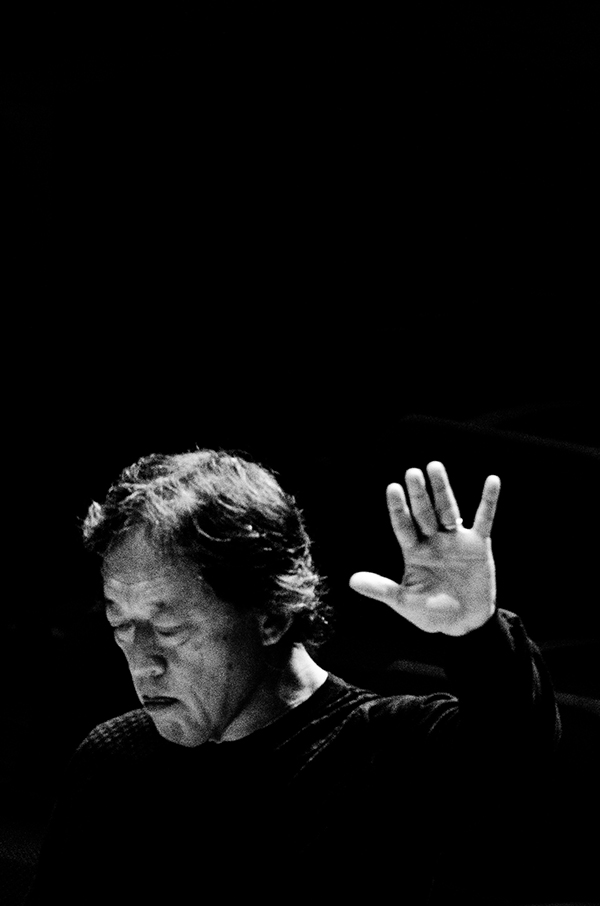 郑明勋：高于音乐的，那就是人性