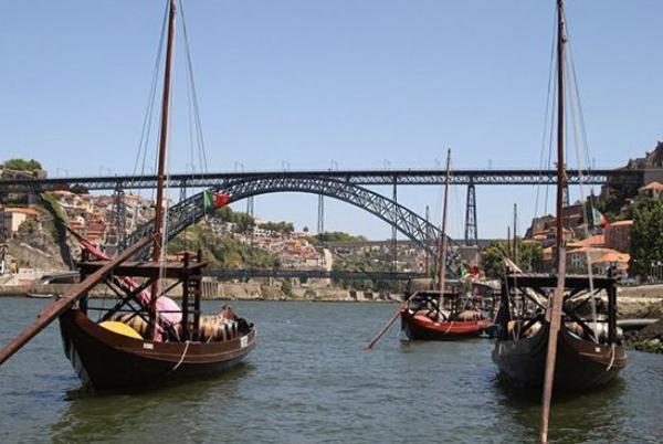 虽然在地图上不那么显眼，但这10座小城美过首都好几倍