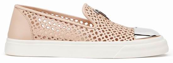 母亲节送妈妈鲜花？不如为她挑一双舒服的平底鞋