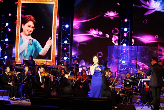 李谷一弟子梦苇唱响“上海之春”