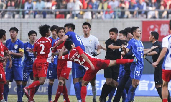 澎湃联播|中国队长，一部关于反暴力的巨作