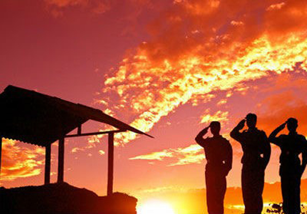 想当年｜10年了，依然像许三多那样“不抛弃，不放弃”