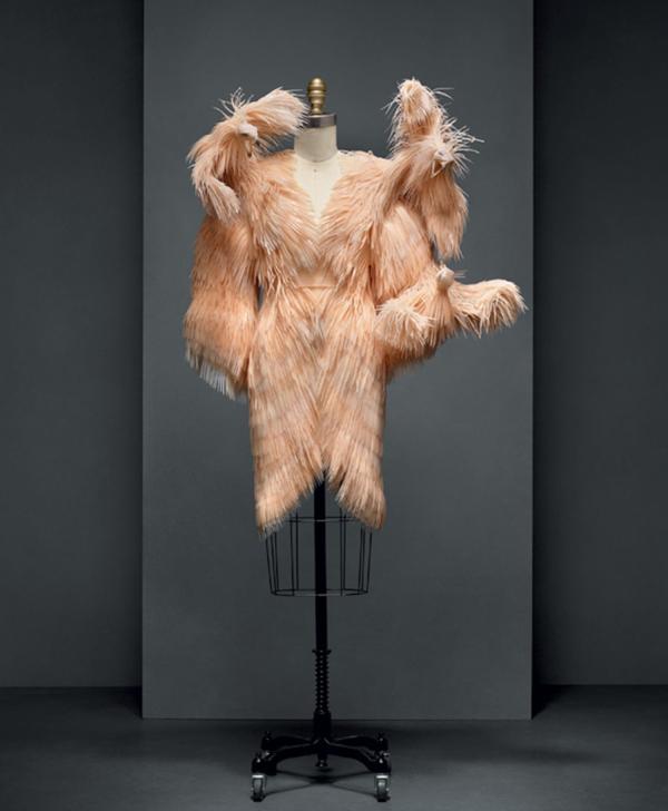 看展览|手作x机器：科技时代设计师如何做衣服?