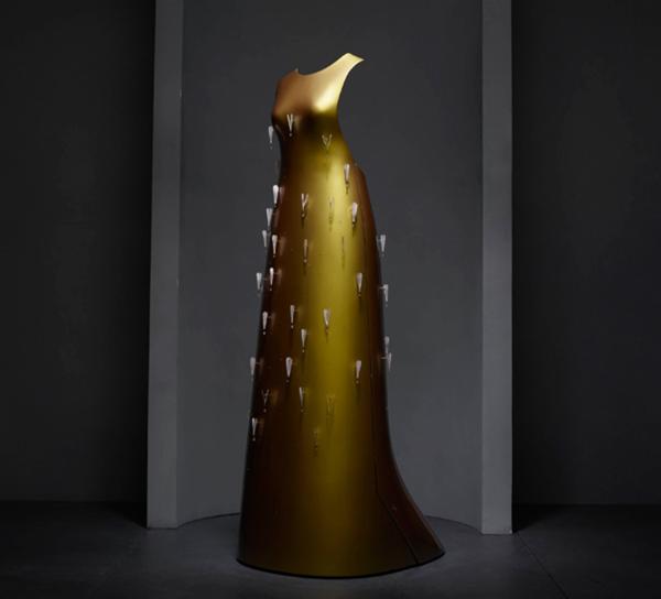 看展览|手作x机器：科技时代设计师如何做衣服?