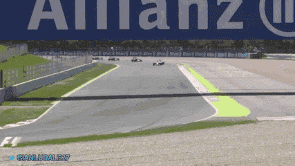 内讧撞车什么的最精彩了，小黑和罗斯伯格友谊的小船早翻了