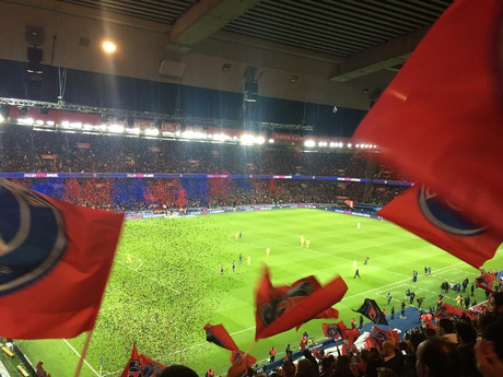 张佳玮 | 梅西C罗二分天下，他是唯一“特立独行的猪”