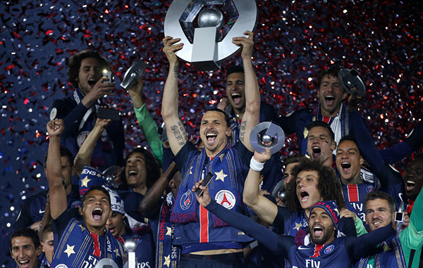 张佳玮 | 梅西C罗二分天下，他是唯一“特立独行的猪”