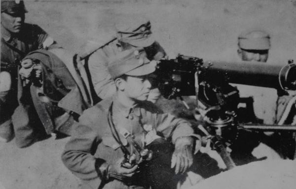 杨天石答抗战七大疑问：蒋介石抗战时为何依靠苏联？