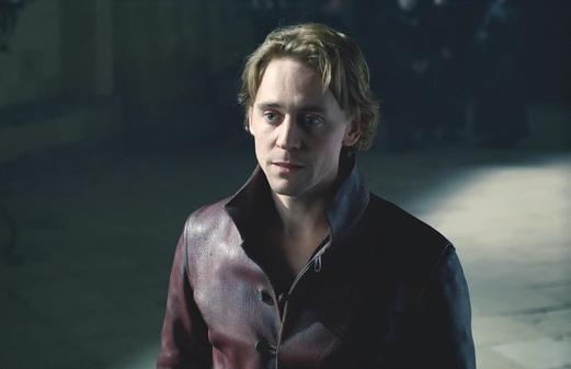 《空王冠》第二季，由神和荣誉之战堕入权力的游戏