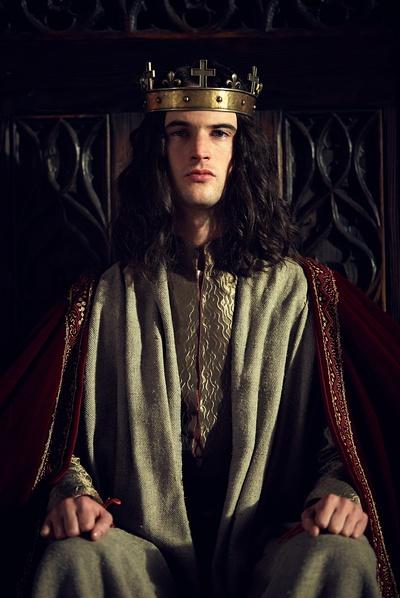 《空王冠》第二季，由神和荣誉之战堕入权力的游戏