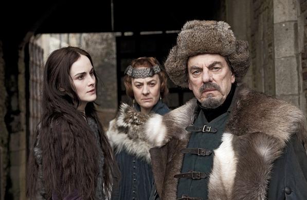 《空王冠》第二季，由神和荣誉之战堕入权力的游戏