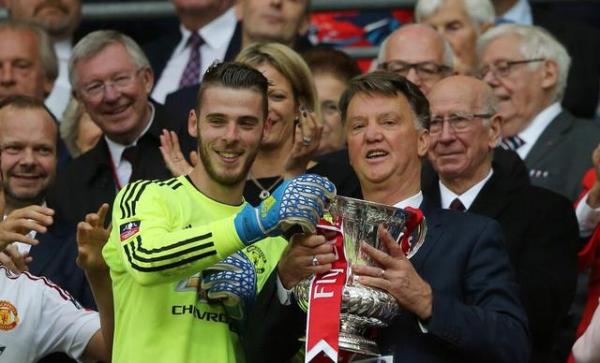 下课前还大谈执教曼联未来，范厨师临走也不忘贡献个段子