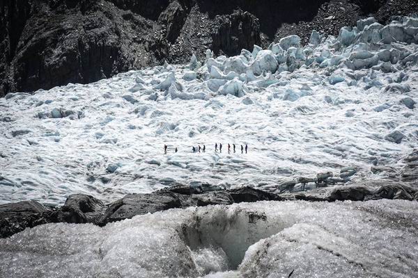 趁冰川融化之前，来一场冰川徒步吧